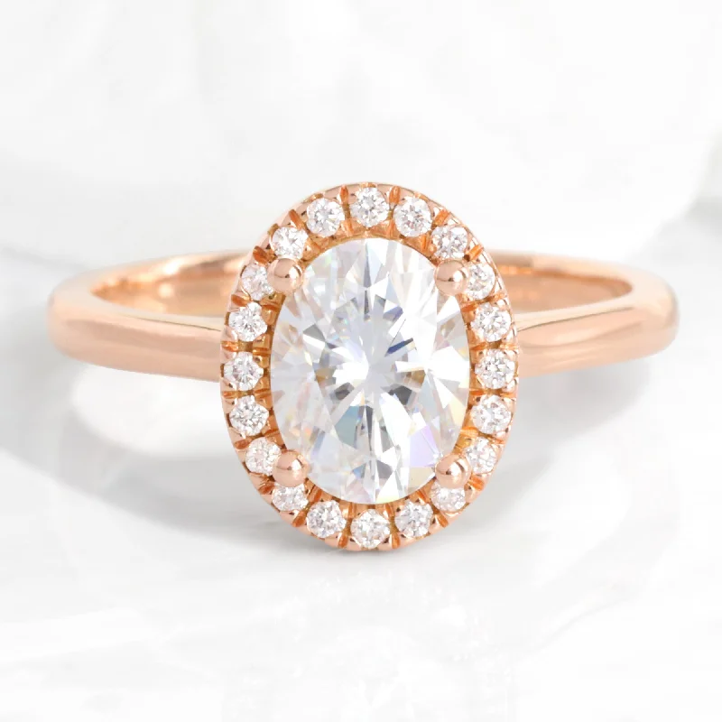 Oval Moissanite Engagement Ring in Luna Halo Diamond Plain Band