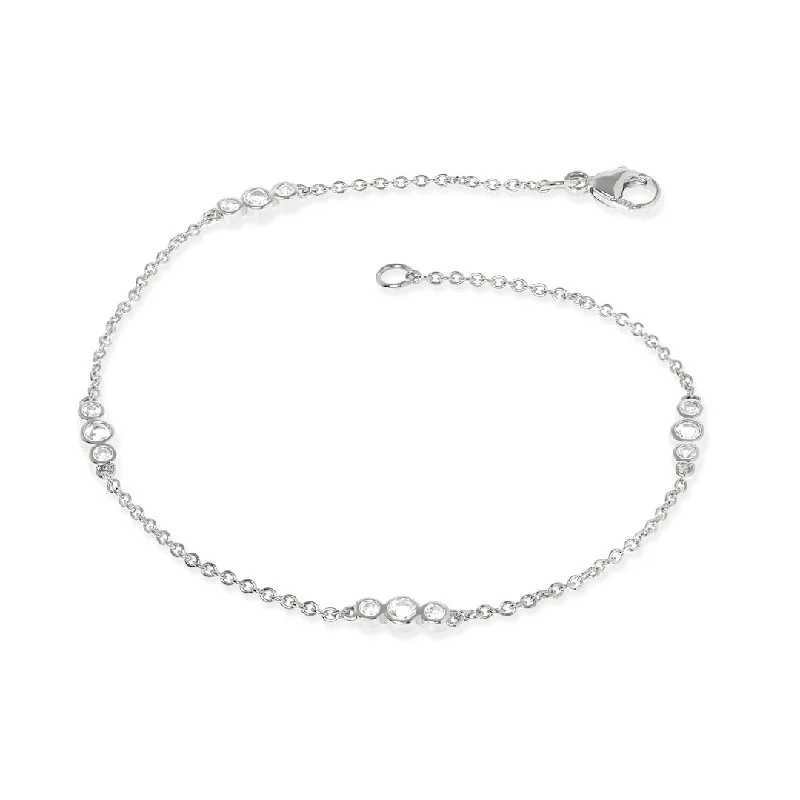 Elegant Jewelry, Exclusive Prices – Shop Now White Gold Triplets Bracelet in Diamonds