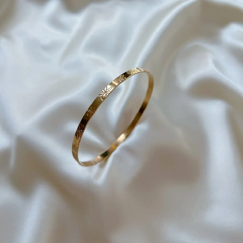 Discounted Jewelry For A Glamorous Look Tiare Bangle